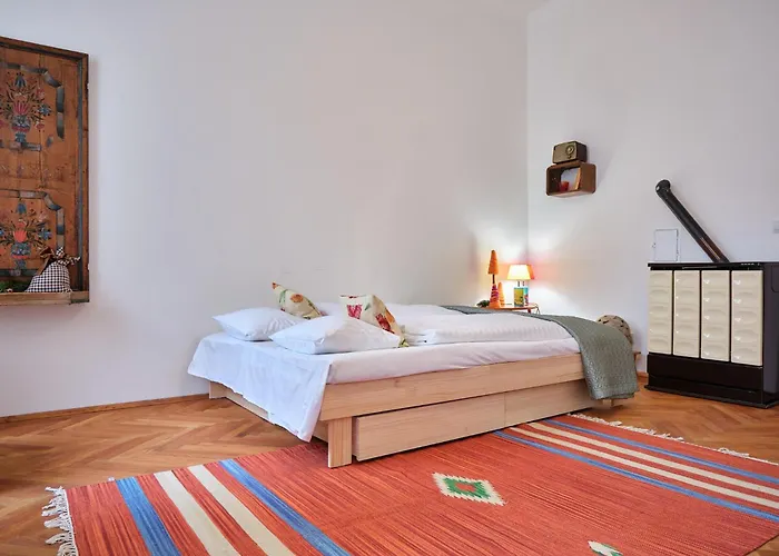 Апартаменты Slow Living I Schoenbrunn Und Park Naehe I Penzing Bahnhof Вена