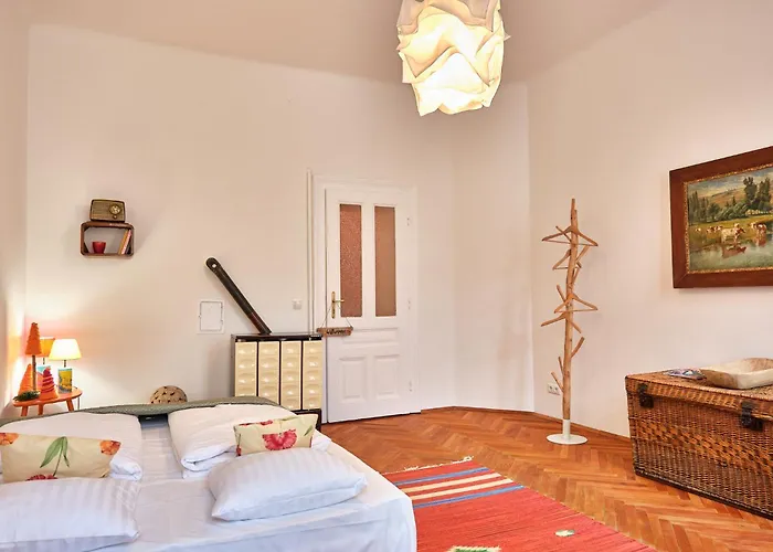 Slow Living I Schoenbrunn Und Park Naehe I Penzing Bahnhof Вена