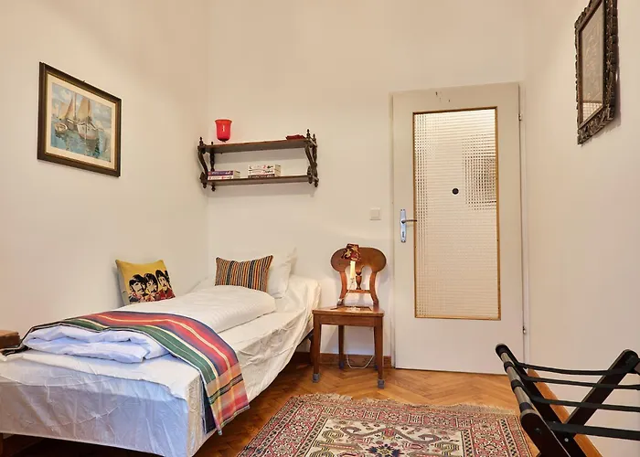 Апартаменты Slow Living I Schoenbrunn Und Park Naehe I Penzing Bahnhof Вена