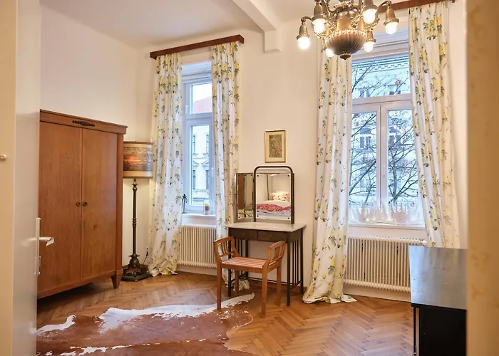Slow Living I Schoenbrunn Und Park Naehe I Penzing Bahnhof * Вена